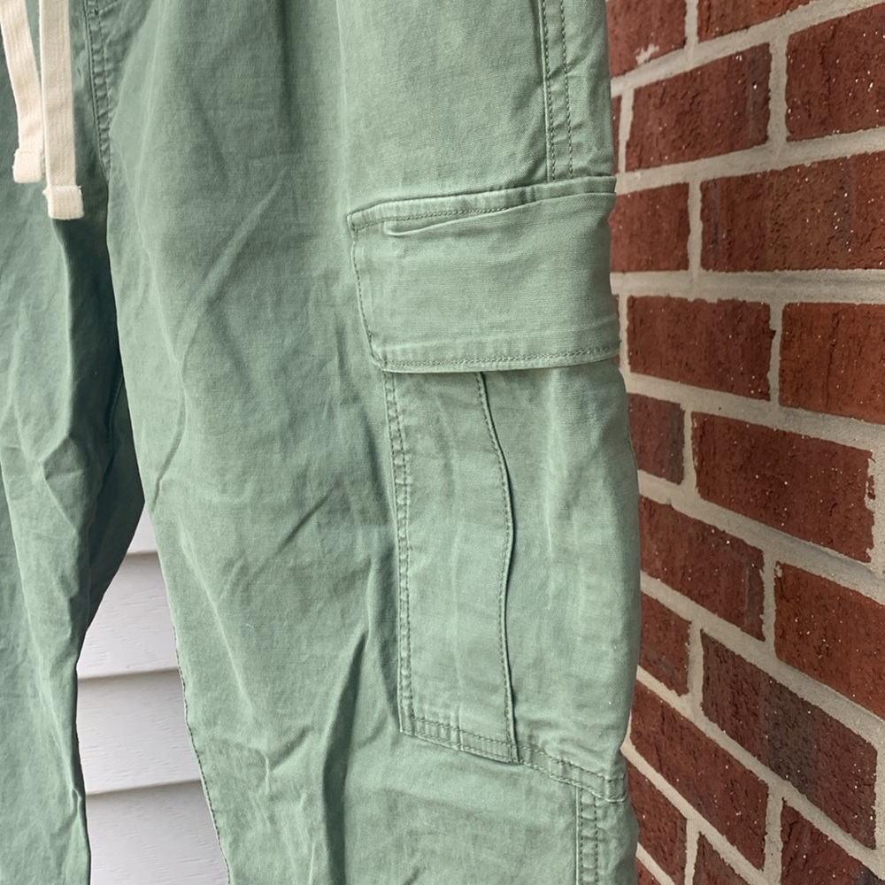 Old Navy Relaxed Slim Pants - Picture 5 of 6